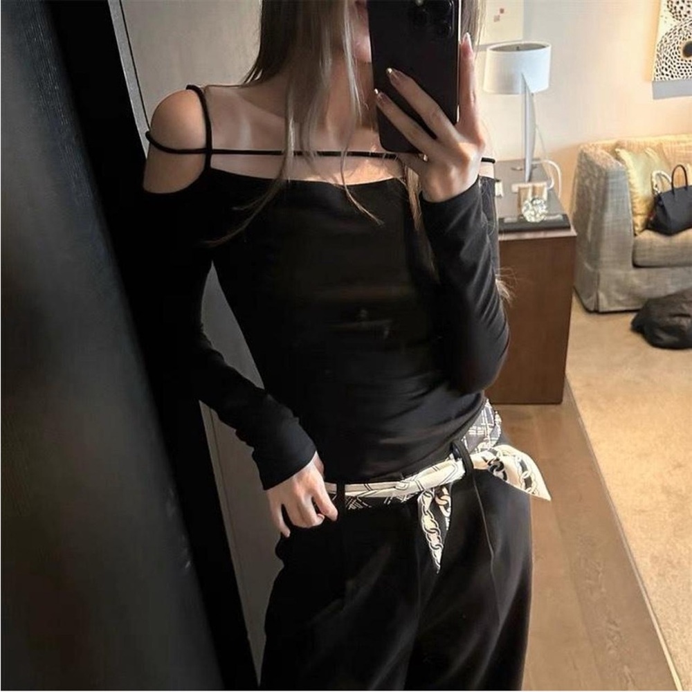black off the shoulder long sleeves cut out top